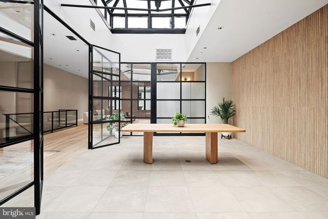 2017 SANSOM ST, Philadelphia, PA 19103