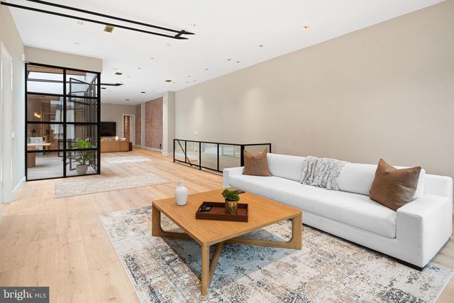 2017 SANSOM ST, Philadelphia, PA 19103