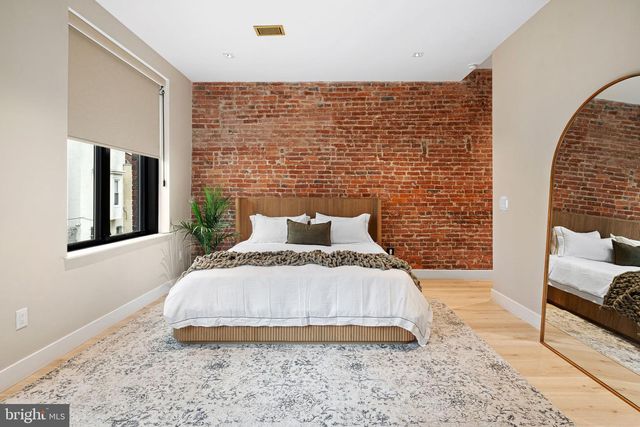 2017 SANSOM ST, Philadelphia, PA 19103