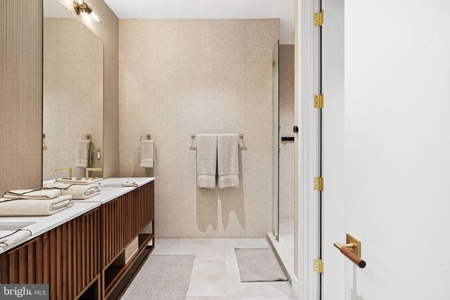 2017 SANSOM ST, Philadelphia, PA 19103