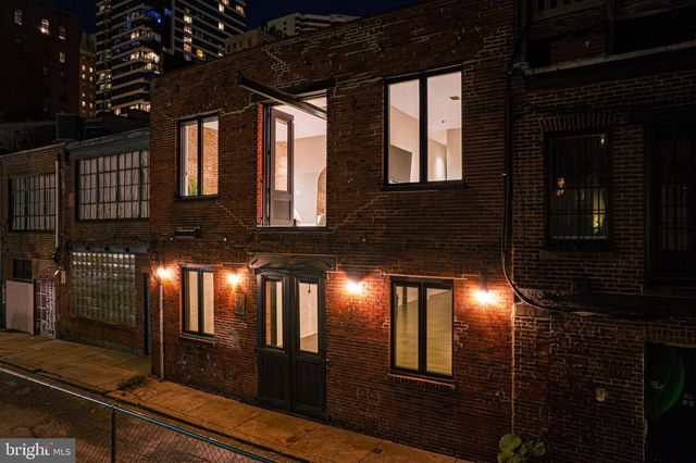 2017 SANSOM ST, Philadelphia, PA 19103