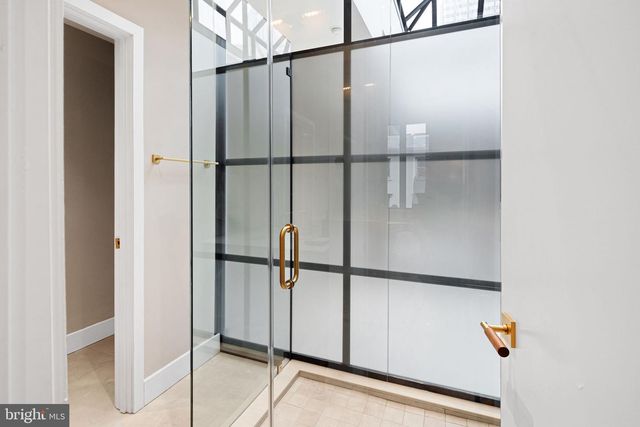 2017 SANSOM ST, Philadelphia, PA 19103