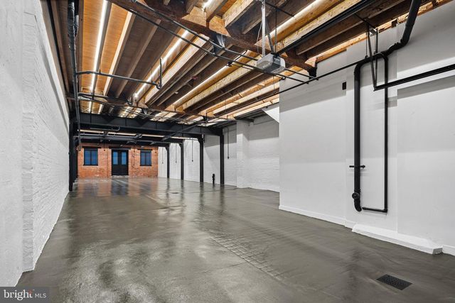 2017 SANSOM ST, Philadelphia, PA 19103