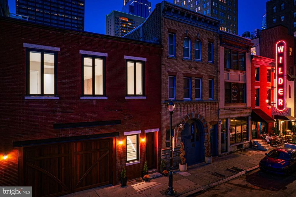 2017 SANSOM ST, Philadelphia, PA 19103