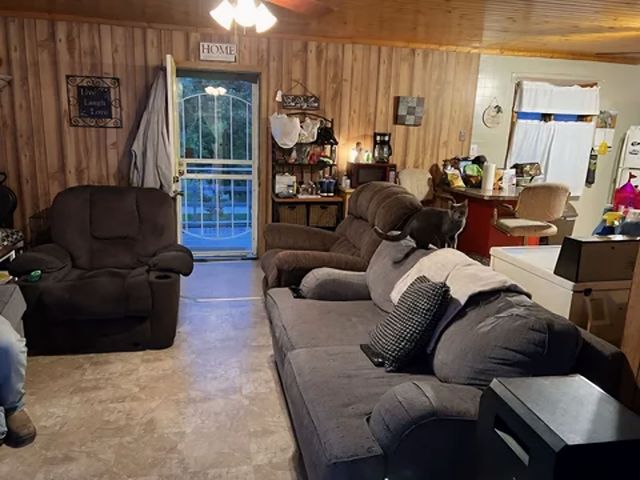 273 W Station Street, St. Anne, IL 60964