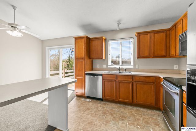 7841 Bondesson Street, Omaha, NE 68122