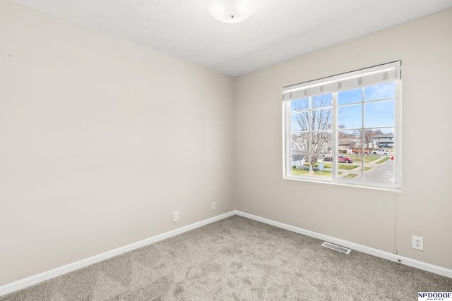 7841 Bondesson Street, Omaha, NE 68122