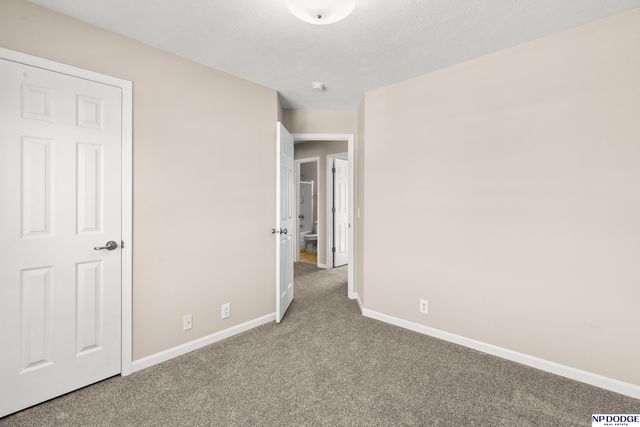 7841 Bondesson Street, Omaha, NE 68122