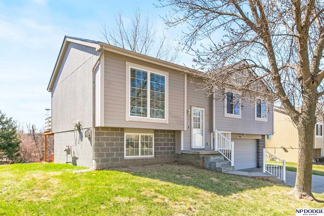 7841 Bondesson Street, Omaha, NE 68122