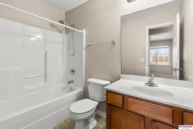 7841 Bondesson Street, Omaha, NE 68122