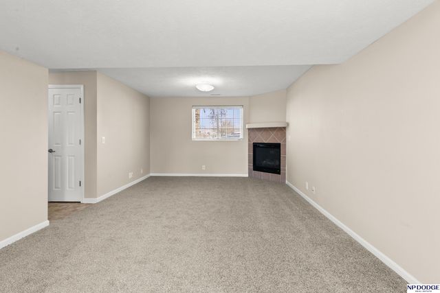 7841 Bondesson Street, Omaha, NE 68122