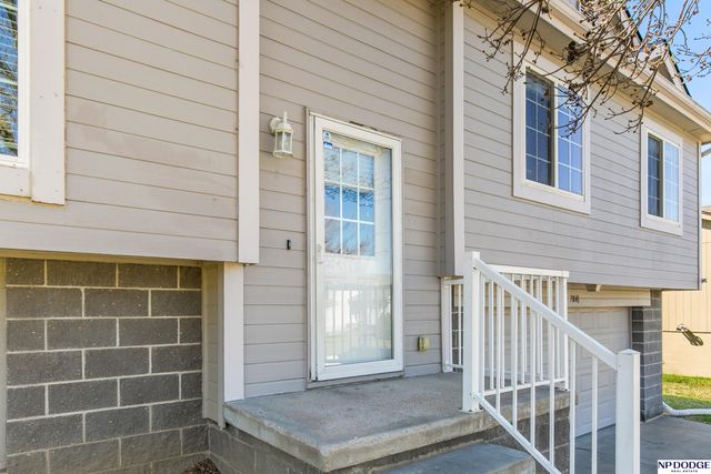 7841 Bondesson Street, Omaha, NE 68122