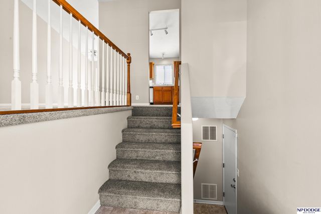 7841 Bondesson Street, Omaha, NE 68122