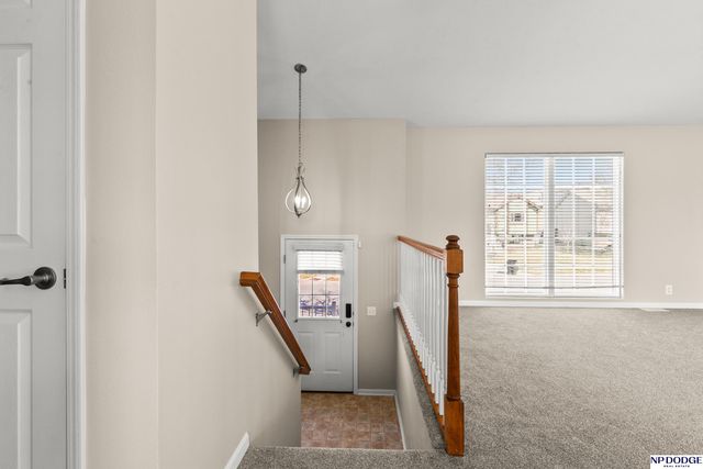 7841 Bondesson Street, Omaha, NE 68122