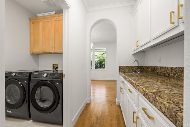 997 Lupine Ct, Healdsburg, CA 95448