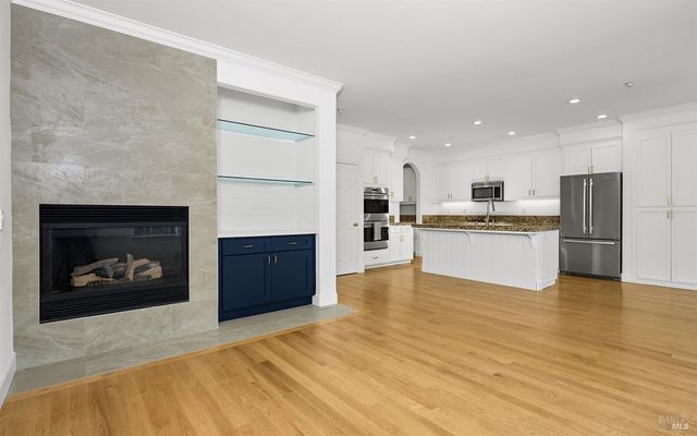 997 Lupine Ct, Healdsburg, CA 95448