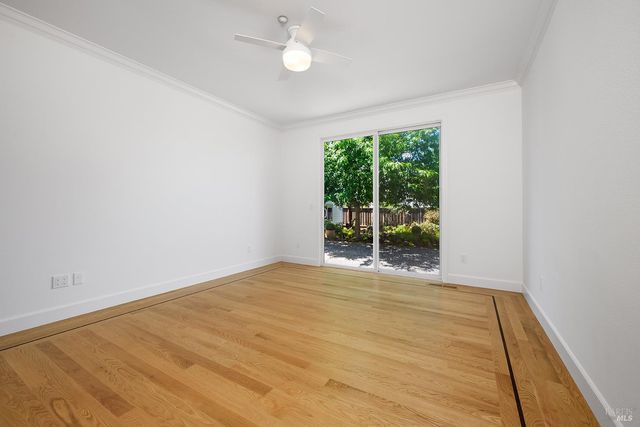 997 Lupine Ct, Healdsburg, CA 95448