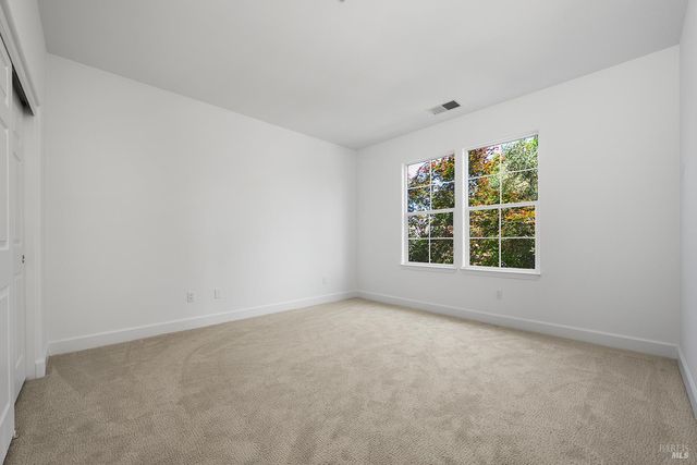 997 Lupine Ct, Healdsburg, CA 95448