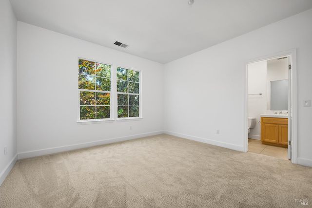997 Lupine Ct, Healdsburg, CA 95448