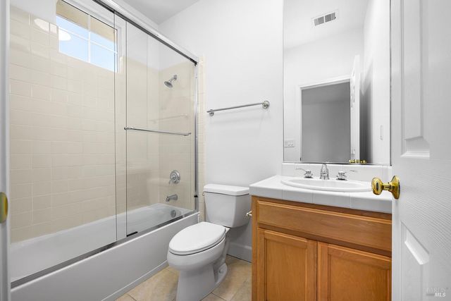 997 Lupine Ct, Healdsburg, CA 95448