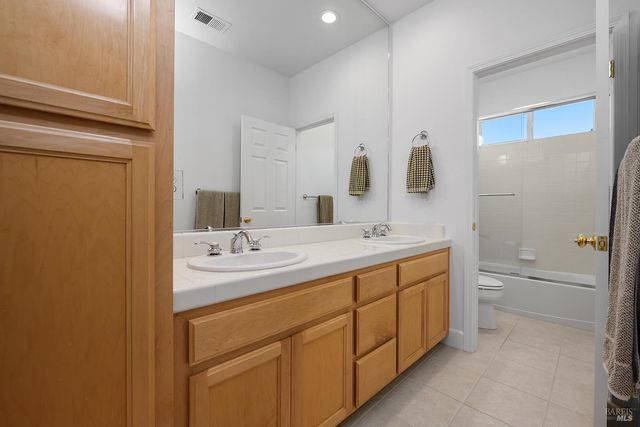 997 Lupine Ct, Healdsburg, CA 95448