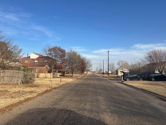 716 W Cleveland Street, Memphis, TX 79245