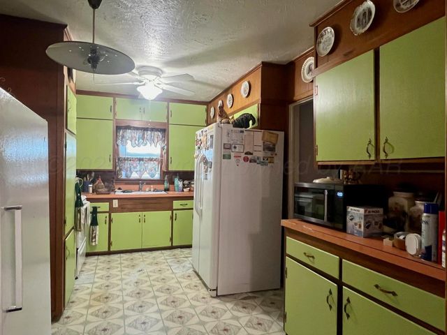 716 W Cleveland Street, Memphis, TX 79245