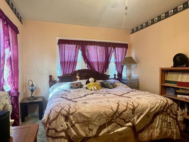 716 W Cleveland Street, Memphis, TX 79245