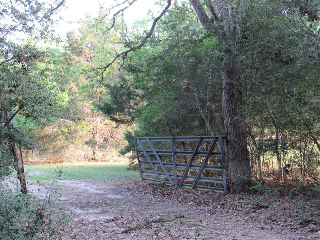 7515 Shelby Road, Brenham, TX 77833