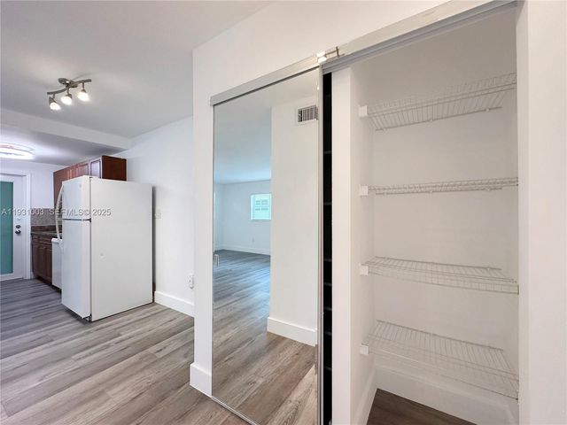 363 Washington Ave 25, Miami Beach, FL 33139