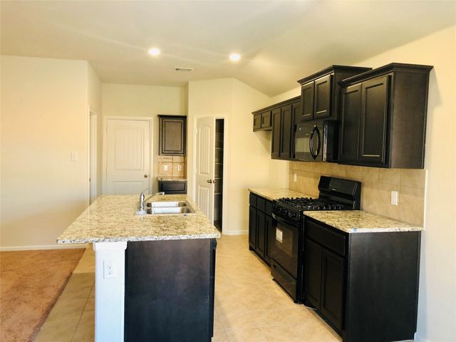 925 Rutherford Drive, Crowley, TX 76036