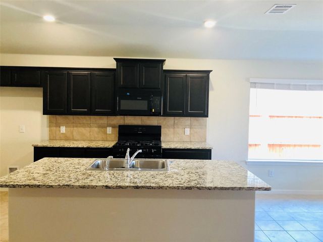 925 Rutherford Drive, Crowley, TX 76036