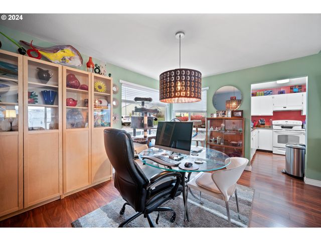 1785 Nw ROLLING HILL Dr, Beaverton, OR 97006