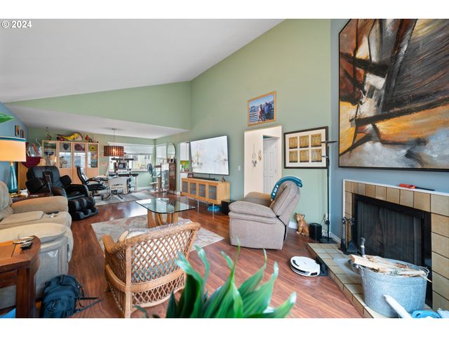 1785 Nw ROLLING HILL Dr, Beaverton, OR 97006