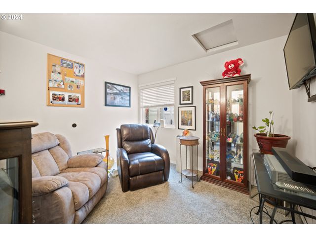 1785 Nw ROLLING HILL Dr, Beaverton, OR 97006