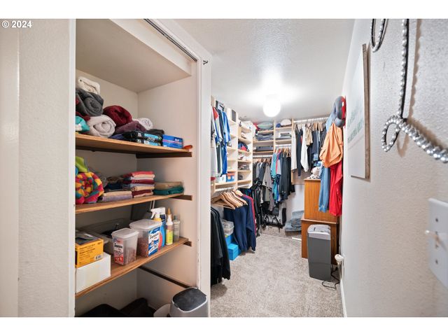 1785 Nw ROLLING HILL Dr, Beaverton, OR 97006