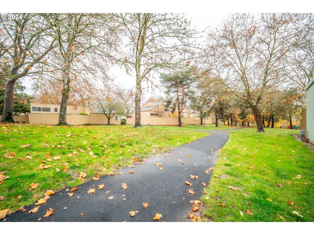 1785 Nw ROLLING HILL Dr, Beaverton, OR 97006