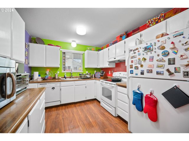 1785 Nw ROLLING HILL Dr, Beaverton, OR 97006