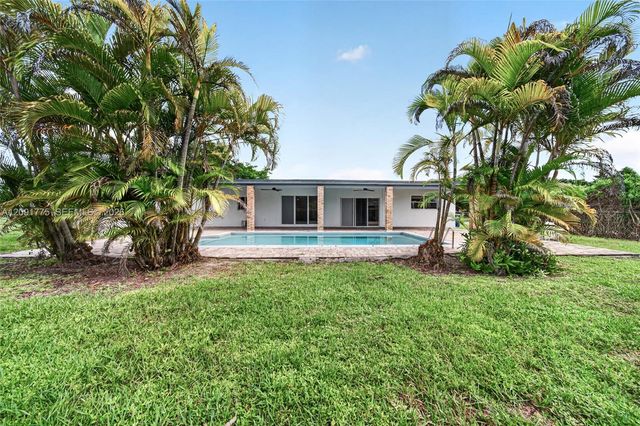 17400 SW 89th Court, Palmetto Bay, FL 33157
