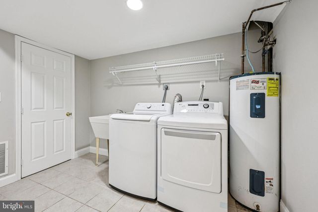 546 ROCKBRIDGE DR SE, Leesburg, VA 20175