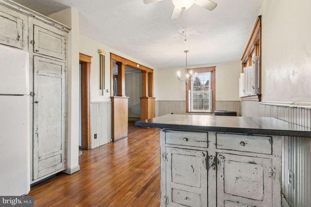 850 IRISHTOWN RD, New Oxford, PA 17350