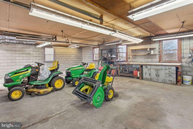 850 IRISHTOWN RD, New Oxford, PA 17350