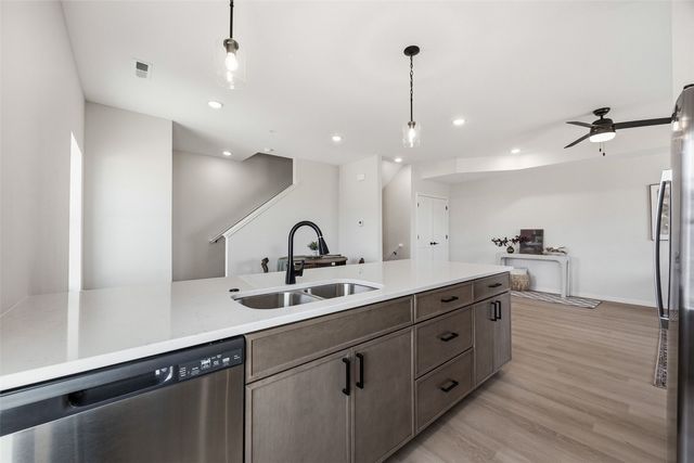 8704 Eddie Drive SW B, Cedar Rapids, IA 52404