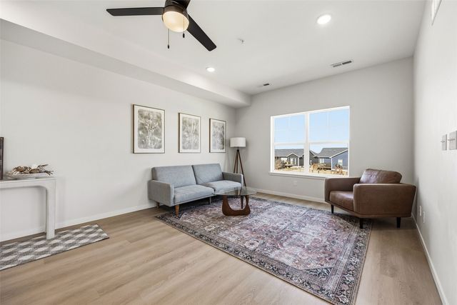 8704 Eddie Drive SW B, Cedar Rapids, IA 52404