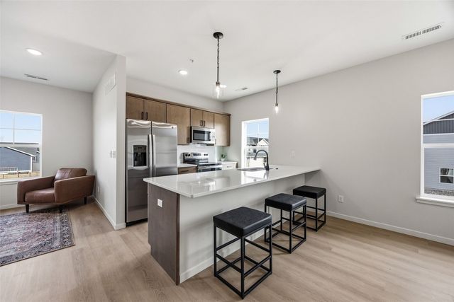 8704 Eddie Drive SW B, Cedar Rapids, IA 52404