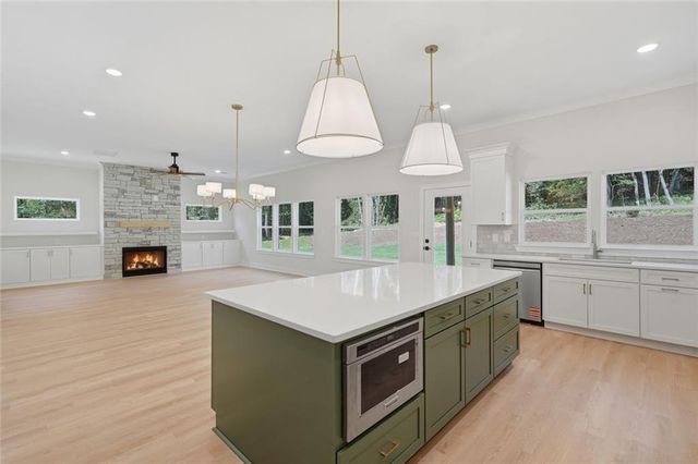 31 Kirk Road NW, White, GA 30184