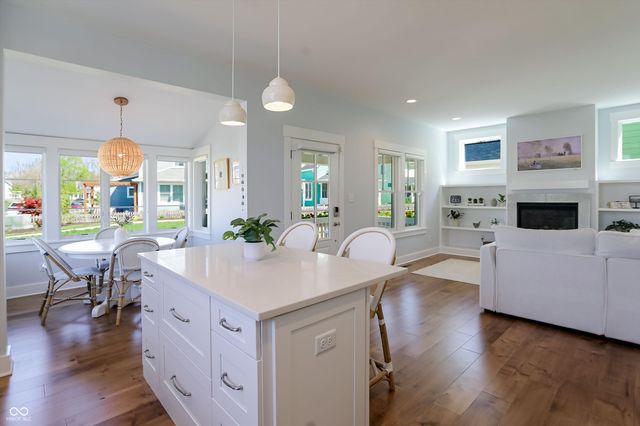 10472 Lower Garden Way, Zionsville, IN 46077