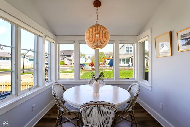 10472 Lower Garden Way, Zionsville, IN 46077