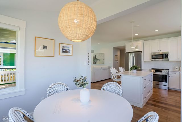 10472 Lower Garden Way, Zionsville, IN 46077