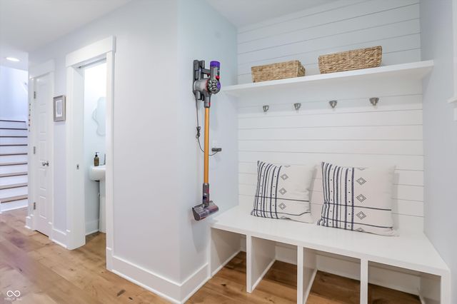 10472 Lower Garden Way, Zionsville, IN 46077